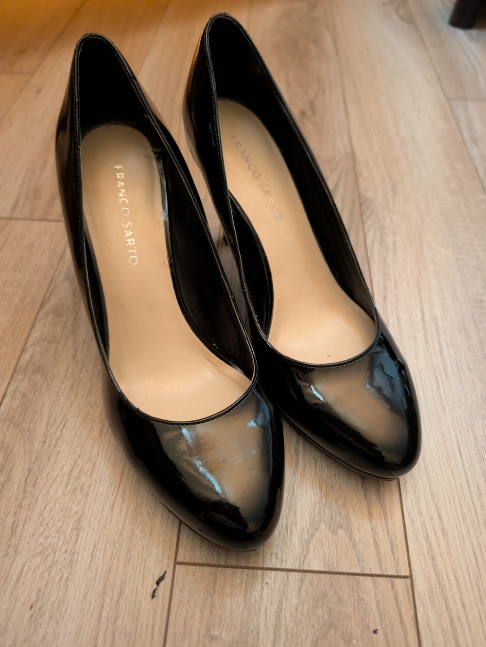Franco Sarto Women's Black Patent Pointed-Toe Pumps